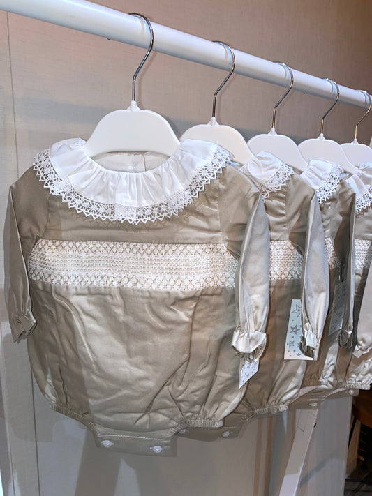 Luxury long sleeve baby romper with lace collar