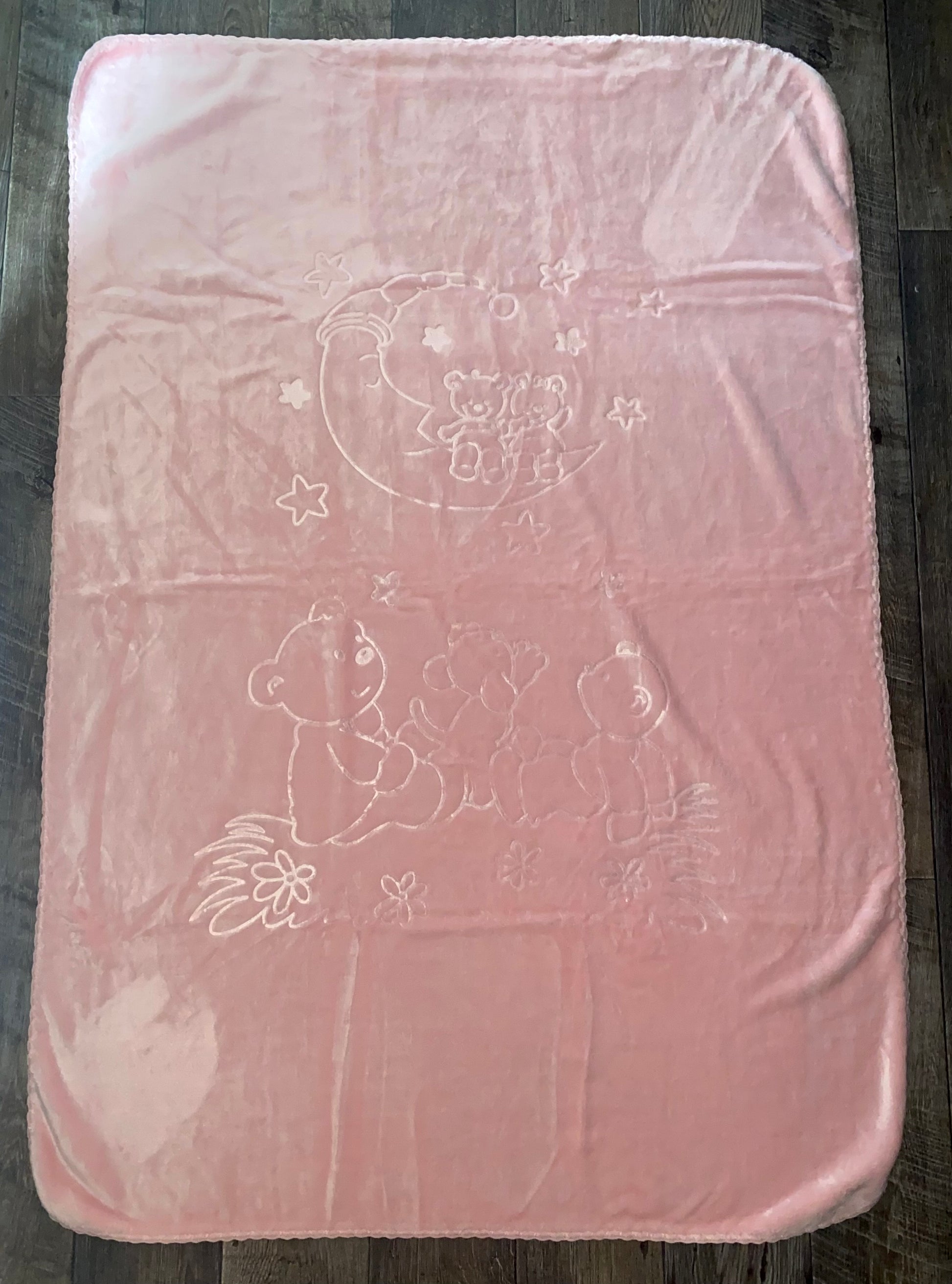 Pink luxury baby blanket with raised moon and teddy motif